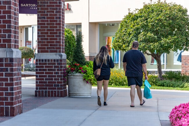 SouthPointe Pavilions is a popular shopping location in Southern Hills and greater area.