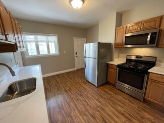 212 Holland St Unit 1, Somerville, MA 02144