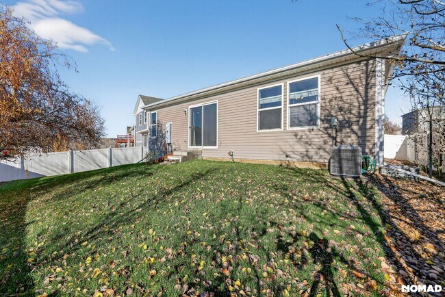 20194 Robins Dr, Denver, CO 80249 - photo 5