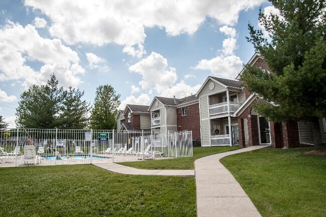 Crown Pointe Apartments, West Des Moines, IA 50265 - photo 2