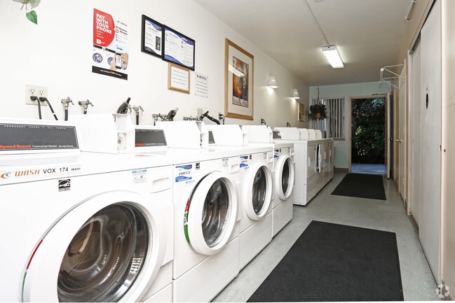 The Villa Monte Apartments, Mountain View, CA 94040 - photo 4