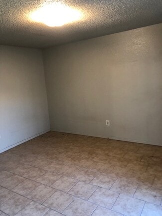 12409 SW 2nd St, Yukon, OK 73099