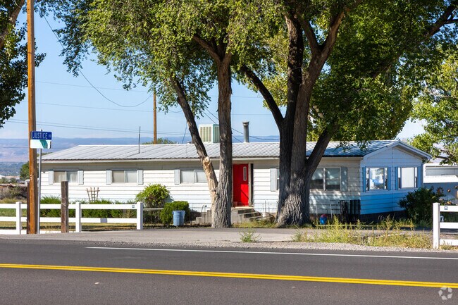 Manufactured homes dot the streets of Orchard City.