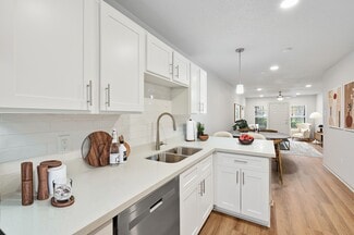 800 Heights Blvd, Houston, TX 77007