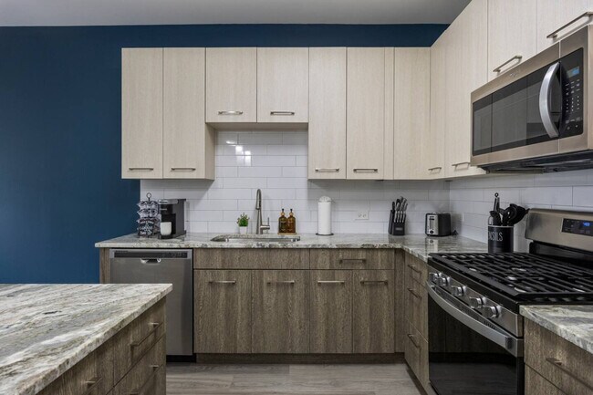 28294 Ferry Rd unit ID1366973P, Warrenville, IL 60555 - photo 5