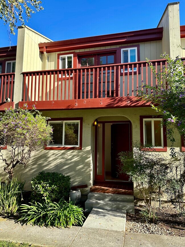 447 Oak Ave, Redwood City, CA 94061 - photo 2