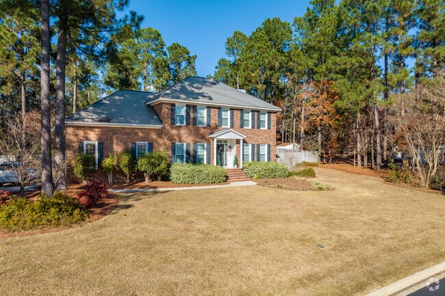 In more established areas of Woodside, Colonial Revival homes can be found.