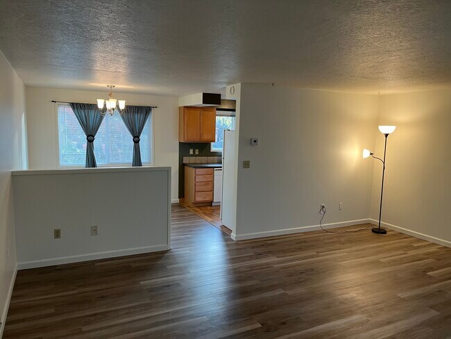 1138 NE 72nd Ave, Portland, OR 97213 - photo 3