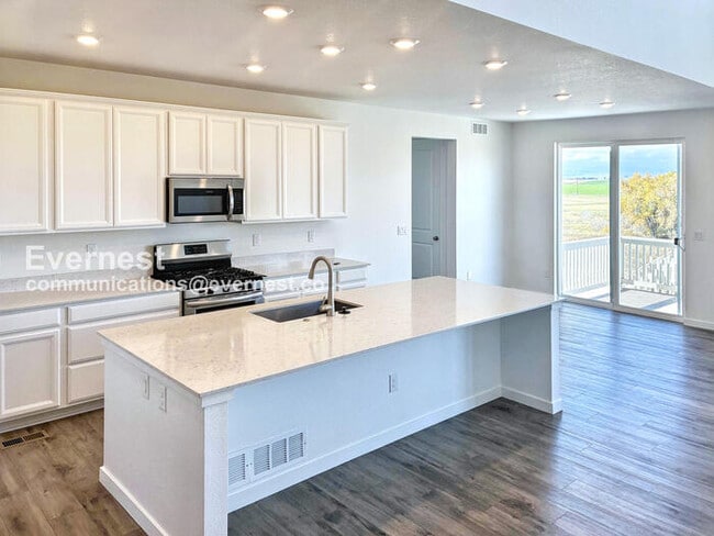 740 Columbia St, Milliken, CO 80543 - photo 7