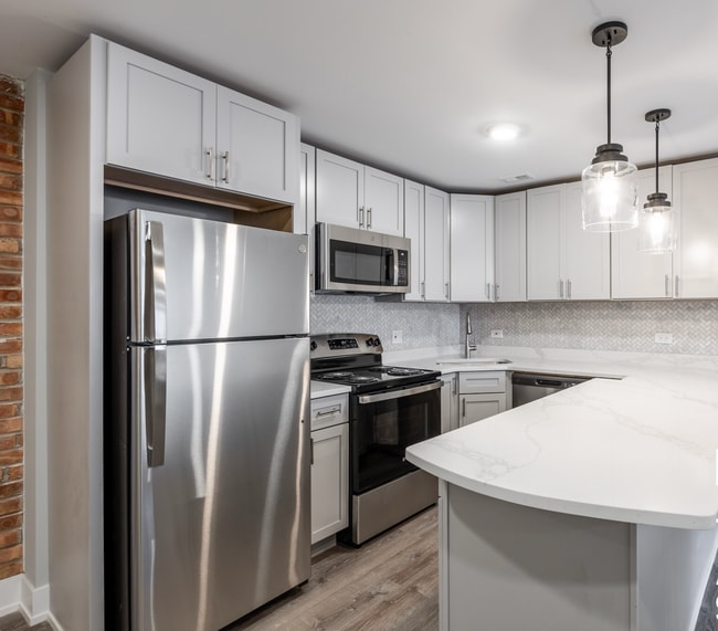 1214 N La Salle Dr unit B4, Chicago, IL 60610 - photo 2