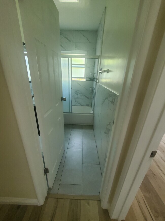 13527 Burbank Blvd, Van Nuys, CA 91401 - photo 6