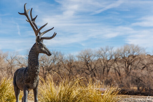 You can find beautiful scenic views scattered around Farmington.