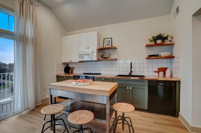 Flats on East Gay, Columbus, OH 43203 - photo 4