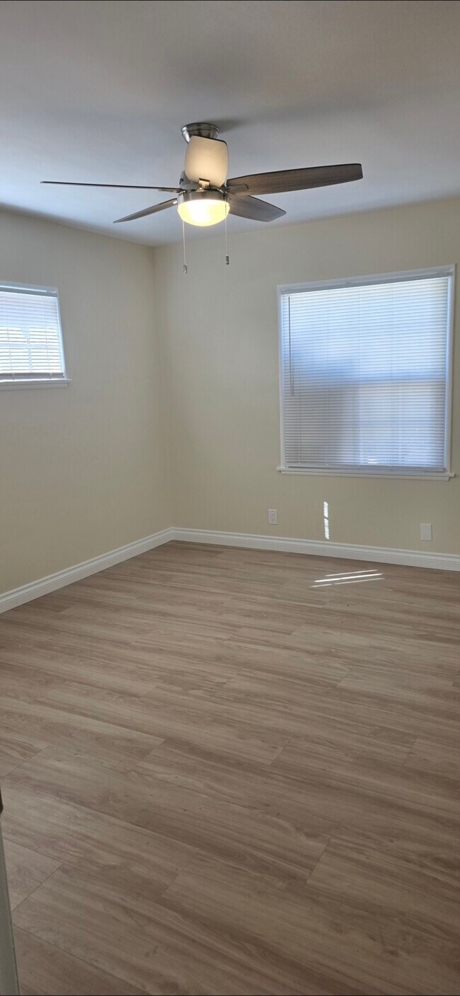 20533 Stagg St, Winnetka, CA 91306 - photo 7