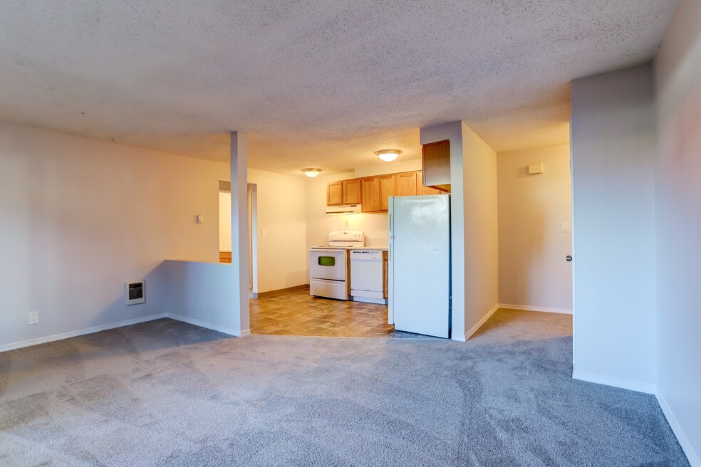 MADISON APTS, Portland, OR 97219 - photo 1