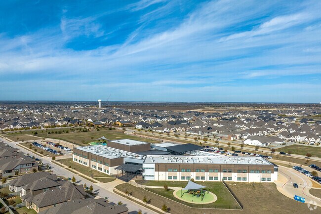 Argyle West has a student-teacher ratio of 16 to 1.