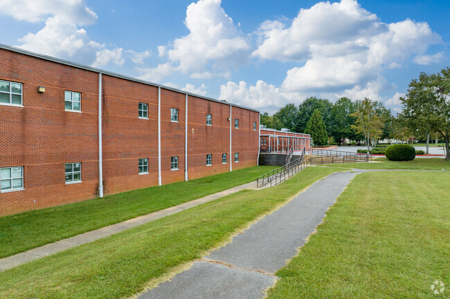 Class at Acworth Elementary start at 7:50 in the morning.