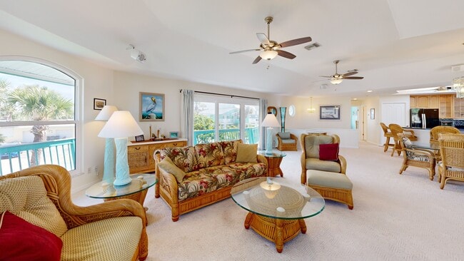 320 Due East St, New Smyrna Beach, FL 32169 - photo 2