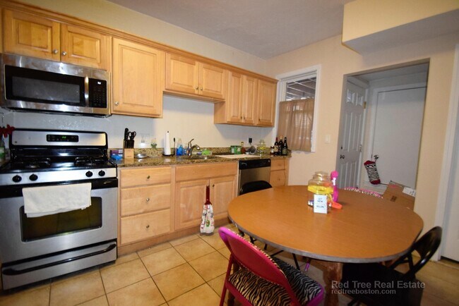93 Kilsyth Rd unit 1, Brighton, MA 02135 - photo 6