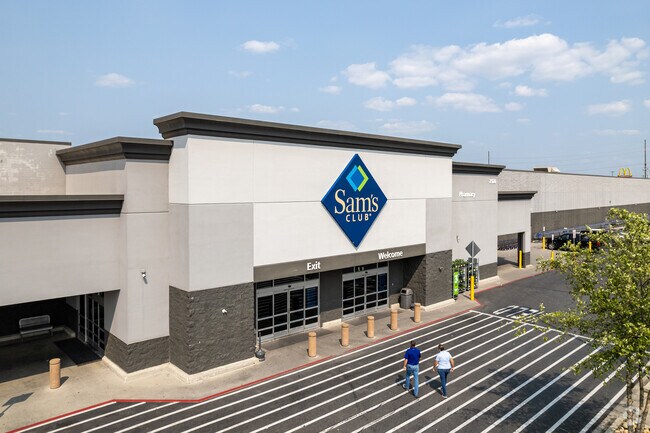 Residents of Corinth have access to Sam's Club.
