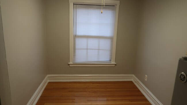 2617 W Gunnison St unit 2617 - 1C, Chicago, IL 60625 - photo 2
