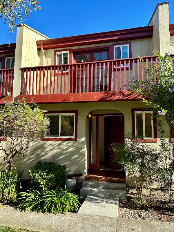 447 Oak Ave, Redwood City, CA 94061