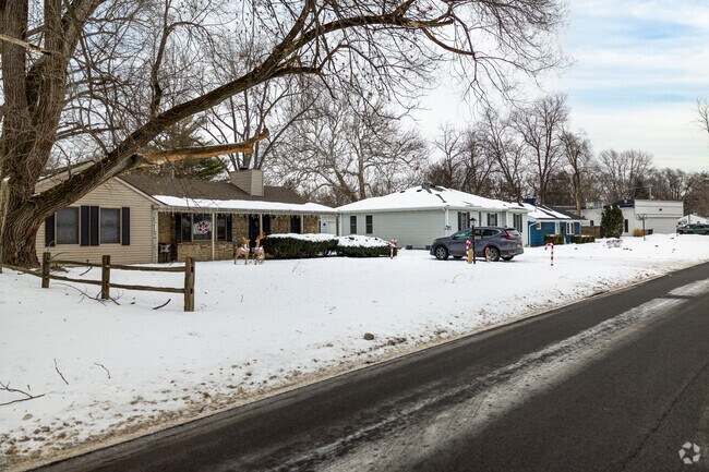 There are several ranch-styled dwellings throughout Carlton-Ludingwood as well.