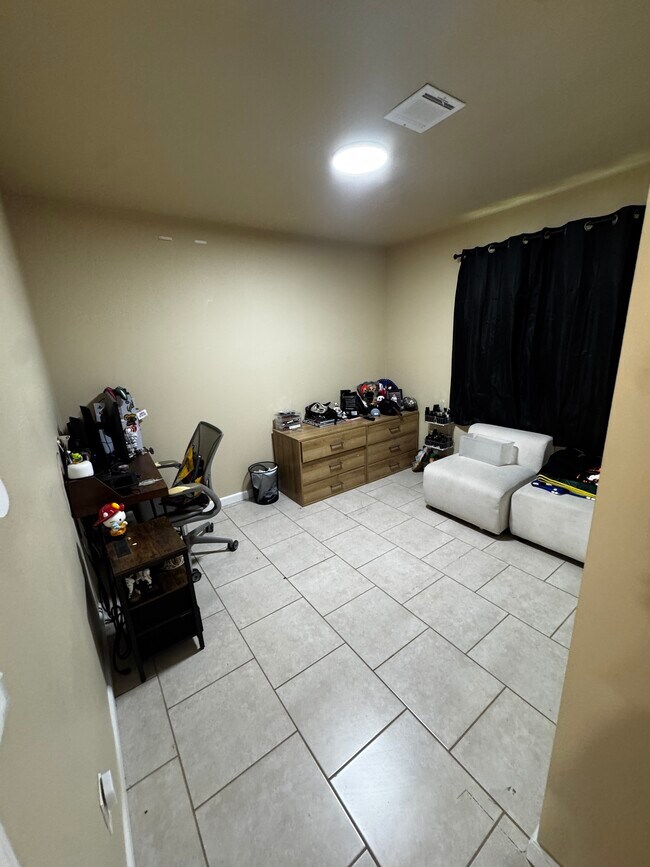 879 N Mountain View Ave unit 2, San Bernardino, CA 92401 - photo 6