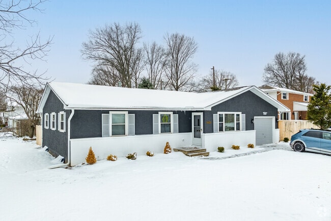 Ranch style homes can be found on many streets of Forest Park West.
