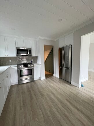 241 Bartlett St Unit 1, Portsmouth, NH 03801