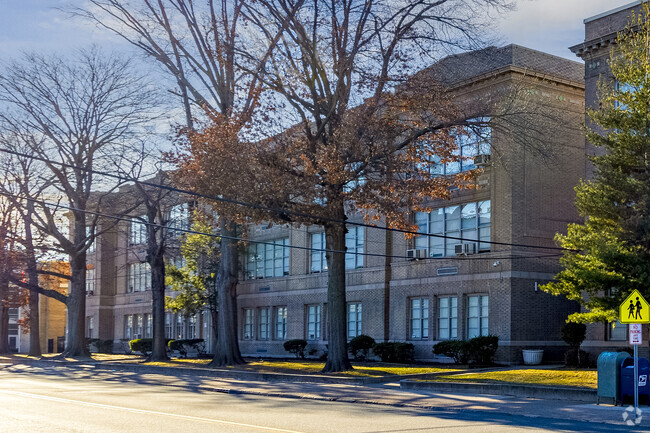 Fanny Meyer Hillers School