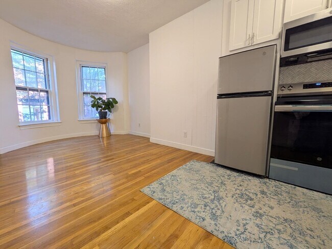 11 Cazenove St unit 2, Boston, MA 02116 - photo 5
