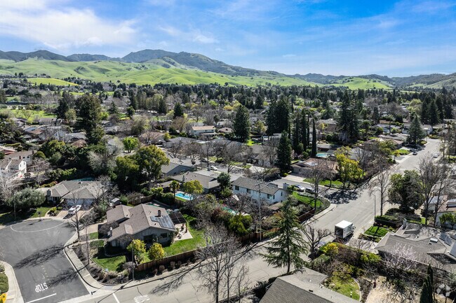 The Carriage Hill neighborhood in Walnut Creek offers a peaceful suburban vibe.