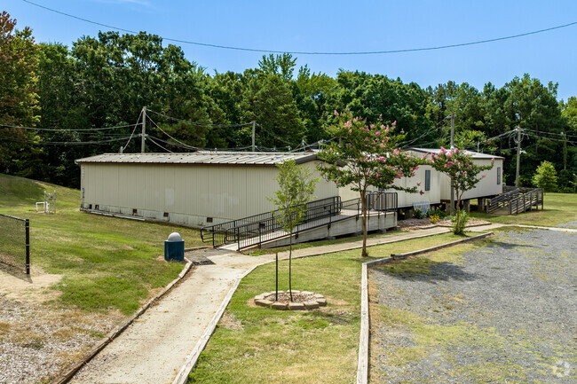Endhaven Elementary School exterior classrooms in Charlotte, NC.