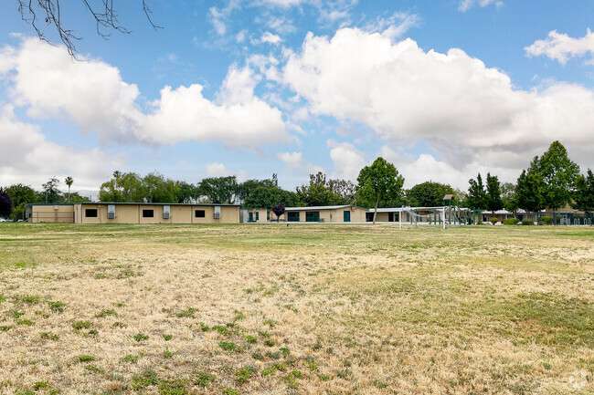 O. S. Hubbard Elementary has a student-teacher ratio of 23 to 1 in San Jose.