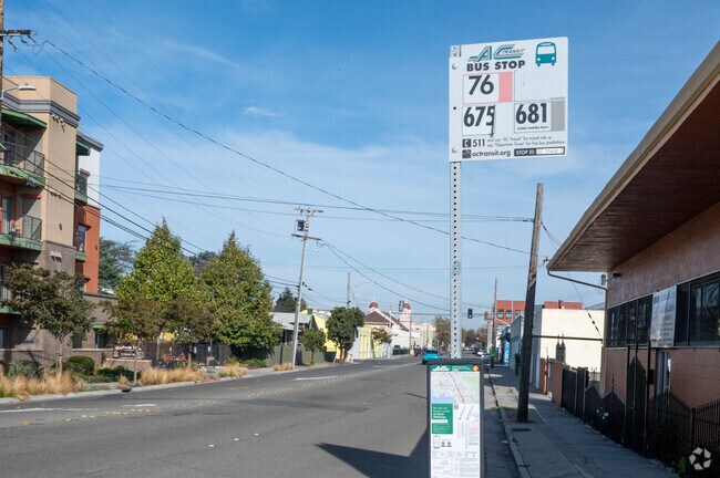 Bus lines run in the Santa Fe neighborhood.
