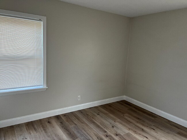 2358-2360 S 60th St unit 2358 (Lower Unit), West Allis, WI 53219 - photo 6