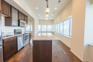 100 S 19th Ave, Omaha, NE 68102