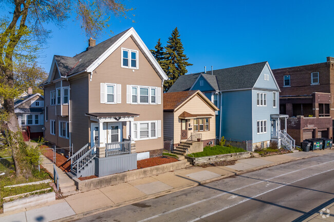 The average Clock Tower Acres property is worth about $142,000.