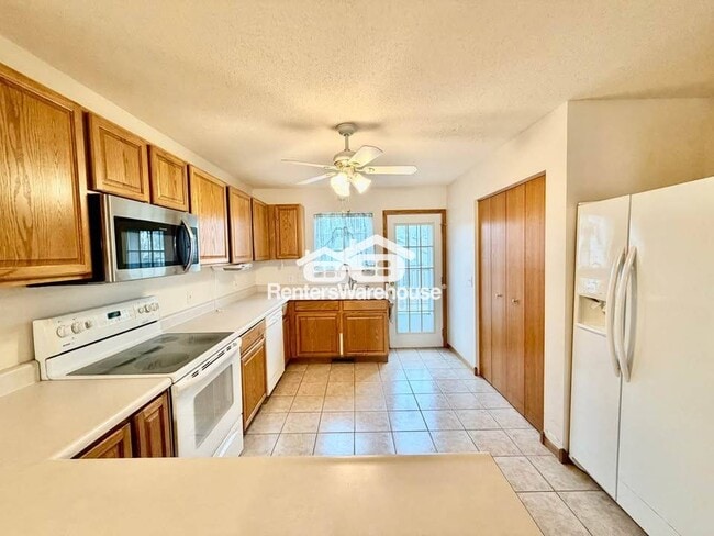 495 S 51st St, West Des Moines, IA 50265 - photo 3