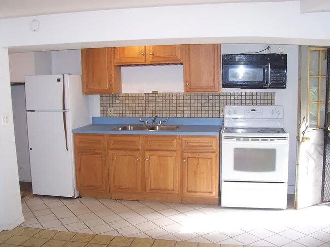 688 Parker St unit 2, Roxbury Crossing, MA 02120 - photo 4