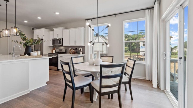 8 Comes Ridge Ct, Rosedale, MD 21237 - photo 3