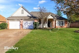 662 S Sanga Rd, Memphis, TN 38018