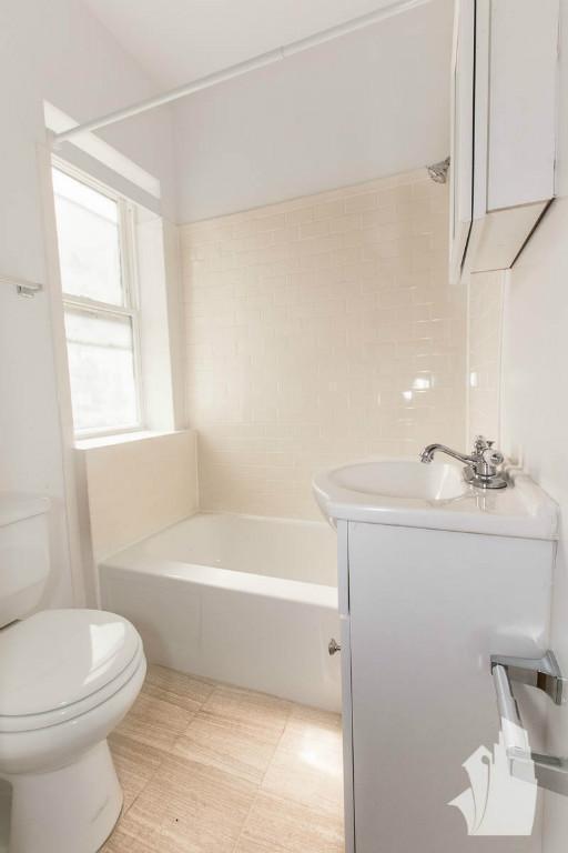 2915 W George St unit 2921-1, Chicago, IL 60618 - photo 5