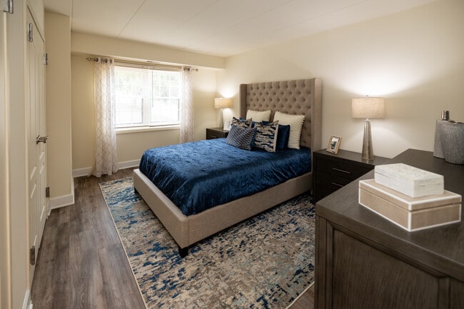 Ivy Hall Apartments, Towson, MD 21204 - photo 4