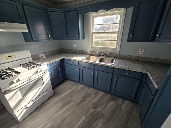 205 W Broussard St, Broussard, LA 70518 - photo 3