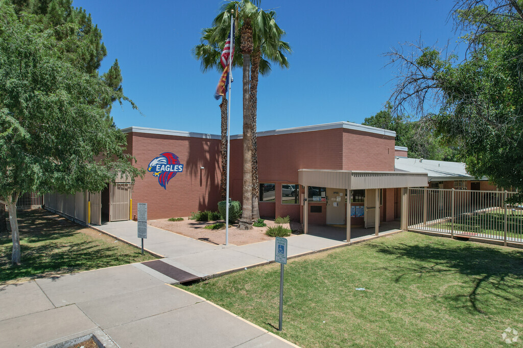 Entrance of Edison Elementary School located in the Mesa Patios neighborhood.