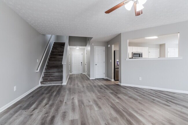 527 Ives Cir NW, Lilburn, GA 30047 - photo 5