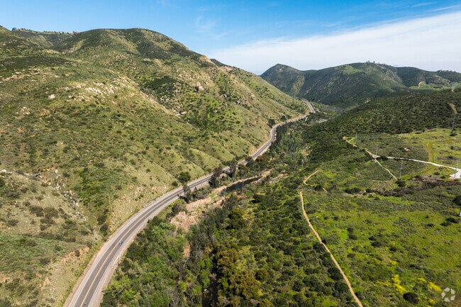 Easy access to Del Dios Highway to go east and west from Del Sur.