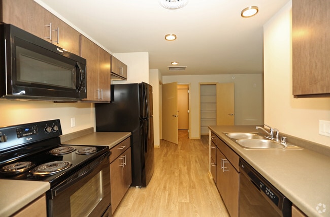 2BR, 1BA